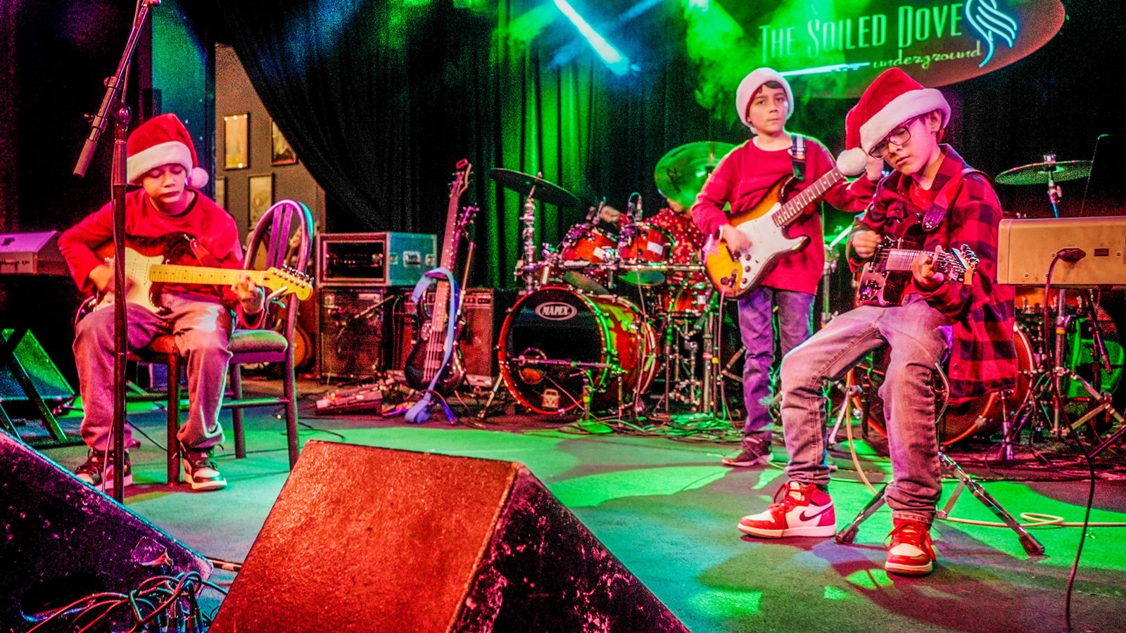 Rock band and theater performance programs for music students in Denver area Rock band and theater performance programs for music students in Denver area